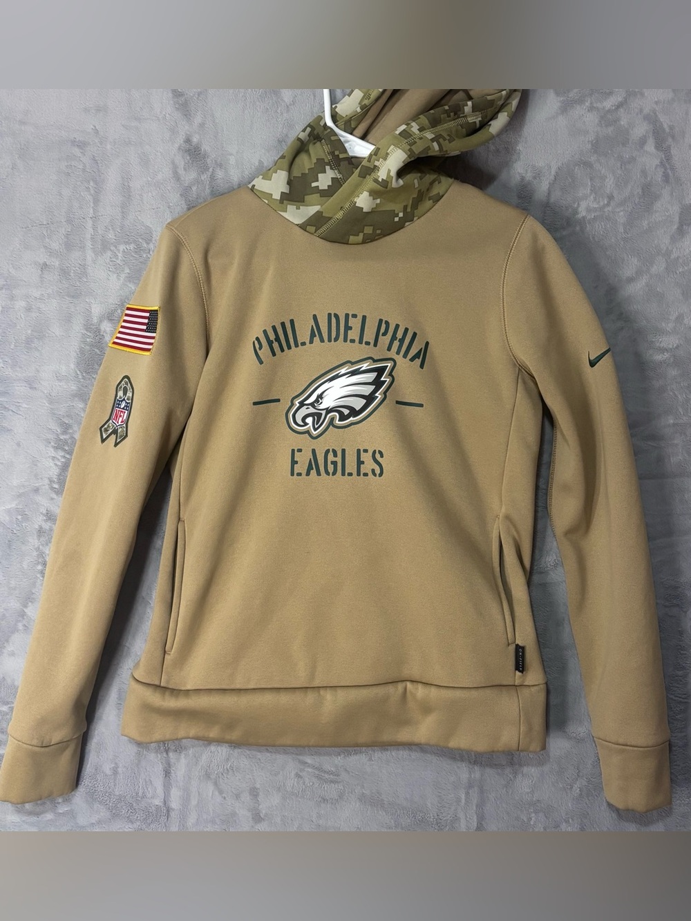 Nike Philadelphia Eagles Salute to Service Hoodie Tan Camo Womens Size Small S